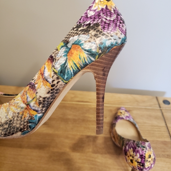 Floral Guess heels - Picture 9 of 10